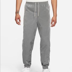 Active water-resistant sweatpants. Size large.